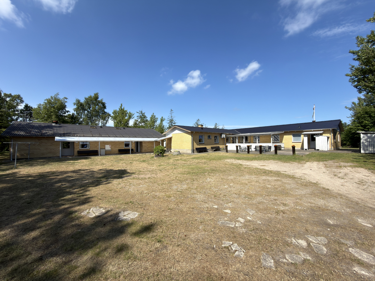 Bygningen fra vejen