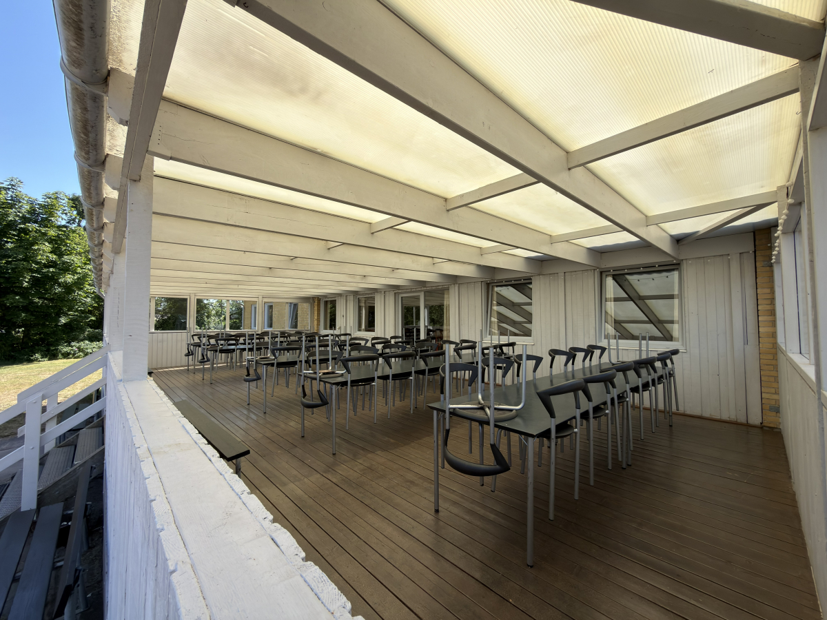 Terrasse mod vandet